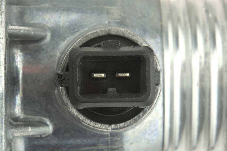 This part match OEM code: 11 53 1 375 526