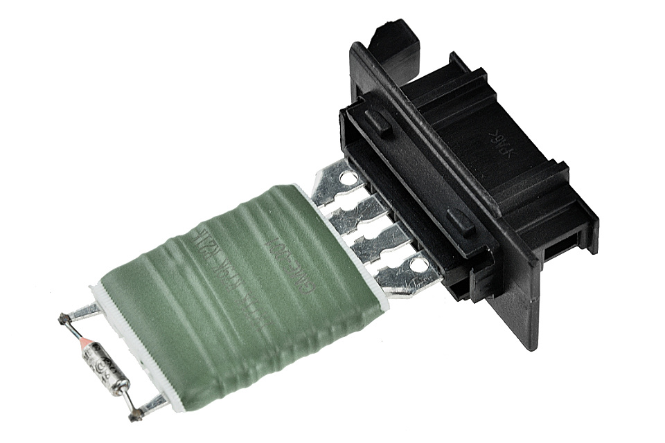 Prekės atitinka OEM kodą: A001 821 67 60